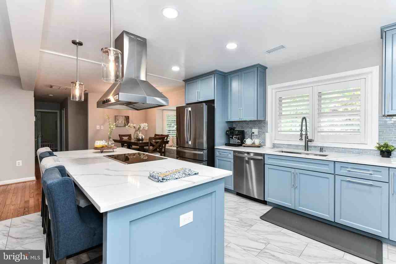 14 Oak Ln - Photo 5 of 50
