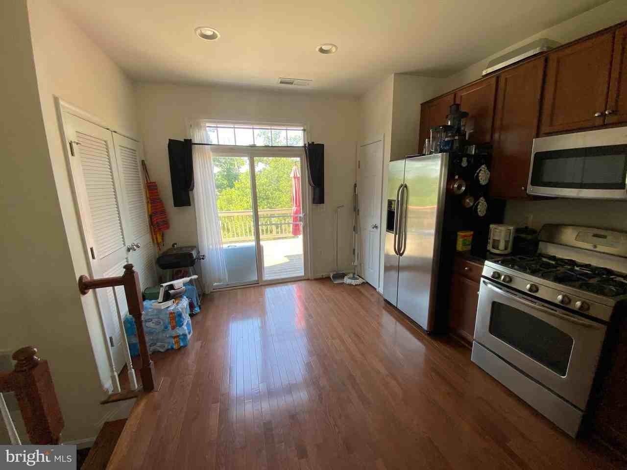 15651 John Diskin Cir - Photo 4 of 8