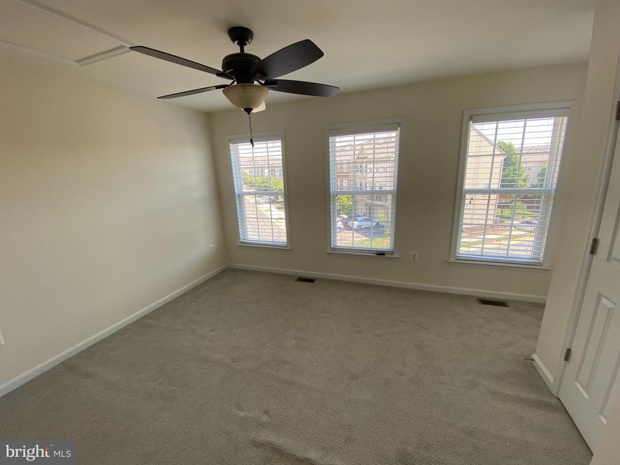 15651 John Diskin Cir - Photo 7 of 8