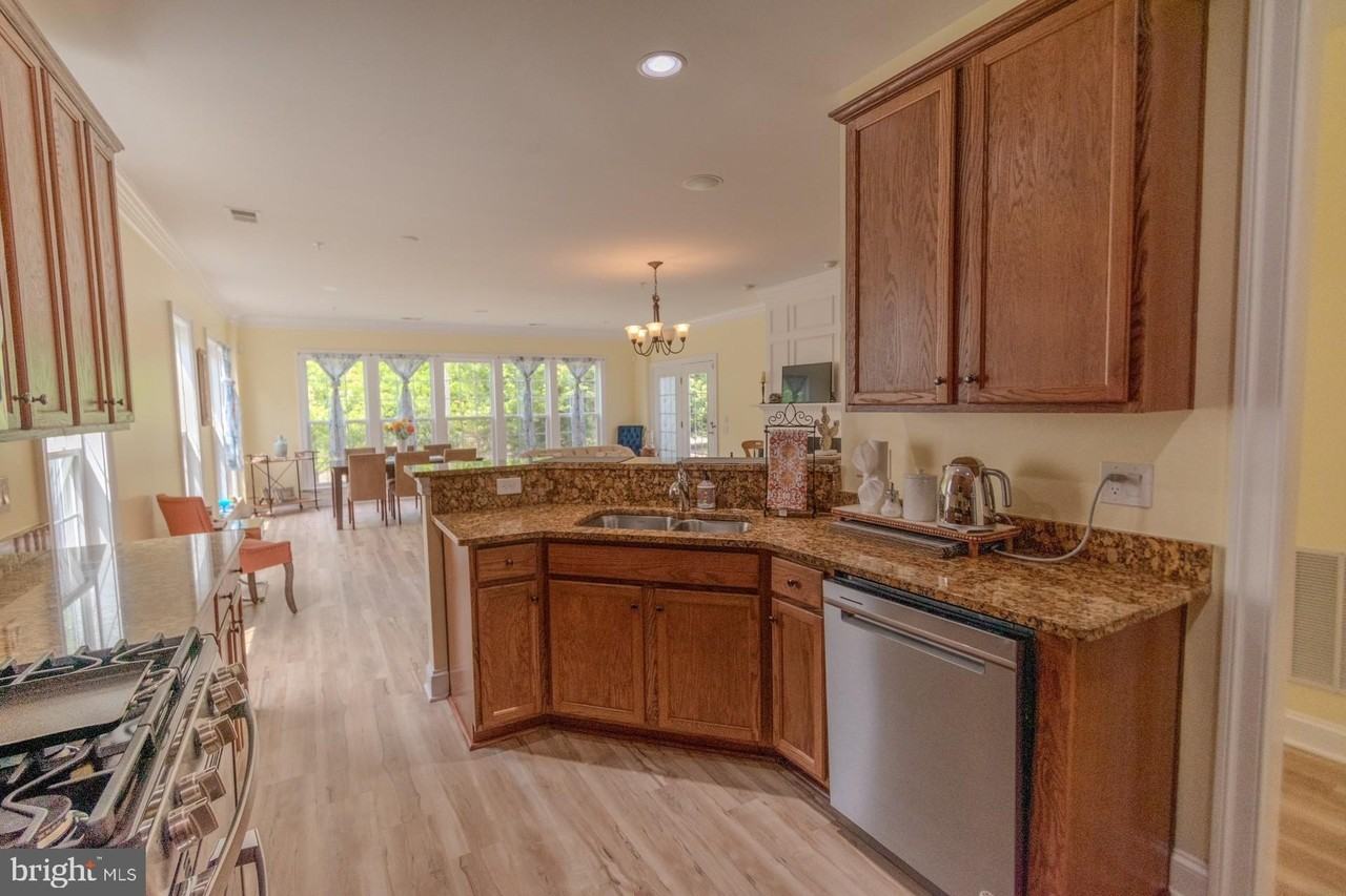 57 Denison St - Photo 6 of 14