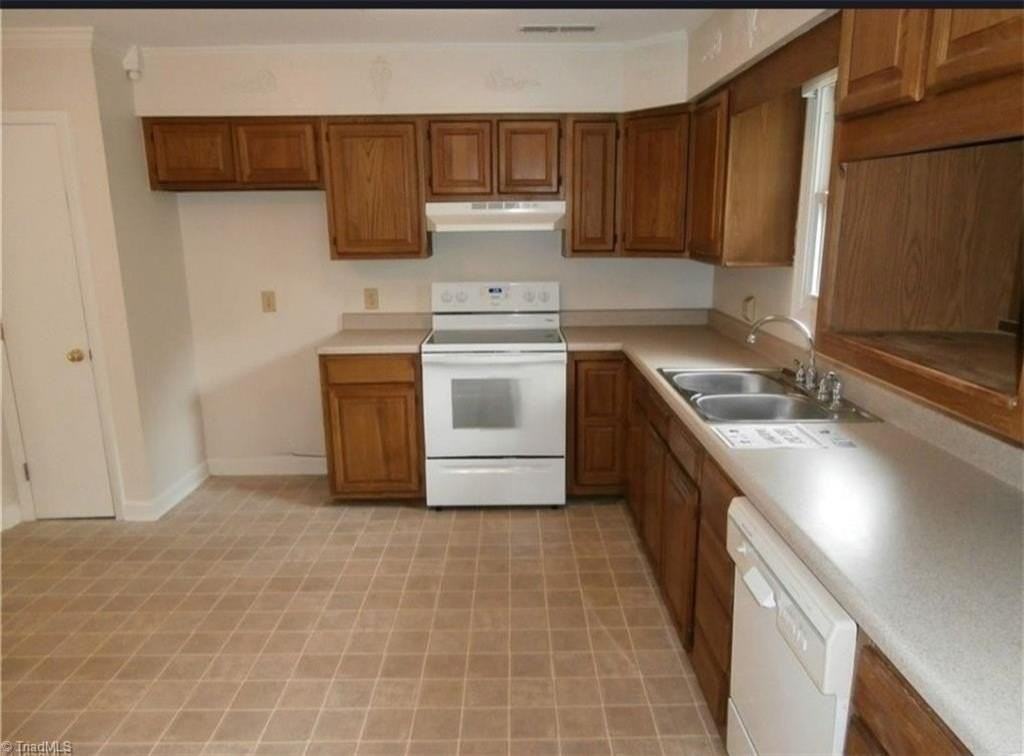 3796 Vandalia Dr - Photo 6 of 16