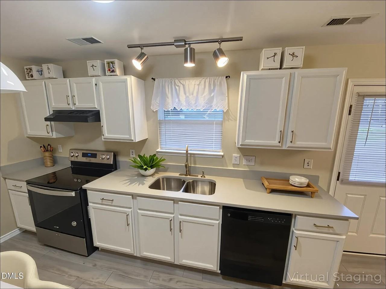317 Providence Hall Dr - Photo 4 of 12