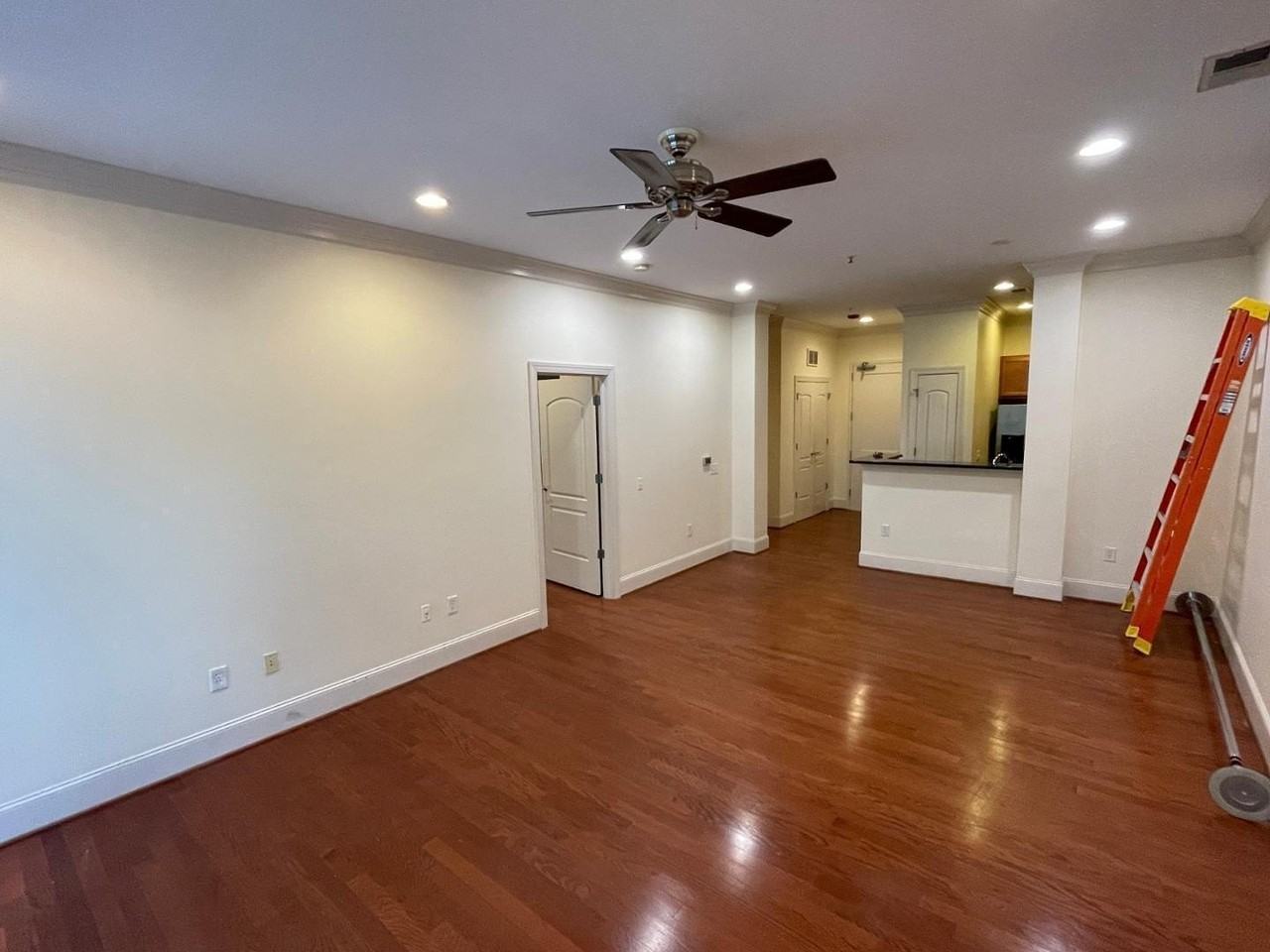 317 W Morgan St - Photo 2 of 11