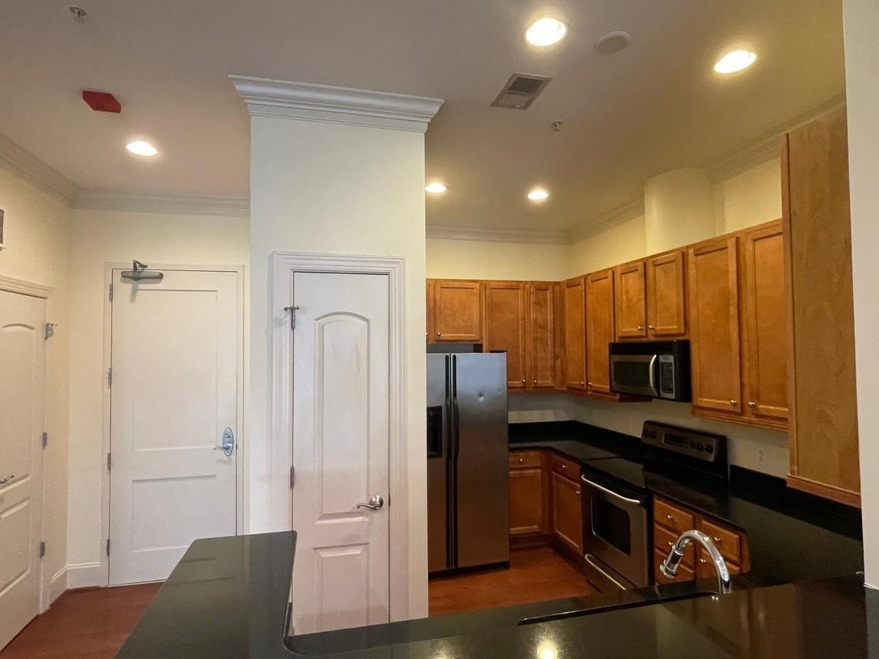 317 W Morgan St - Photo 3 of 11