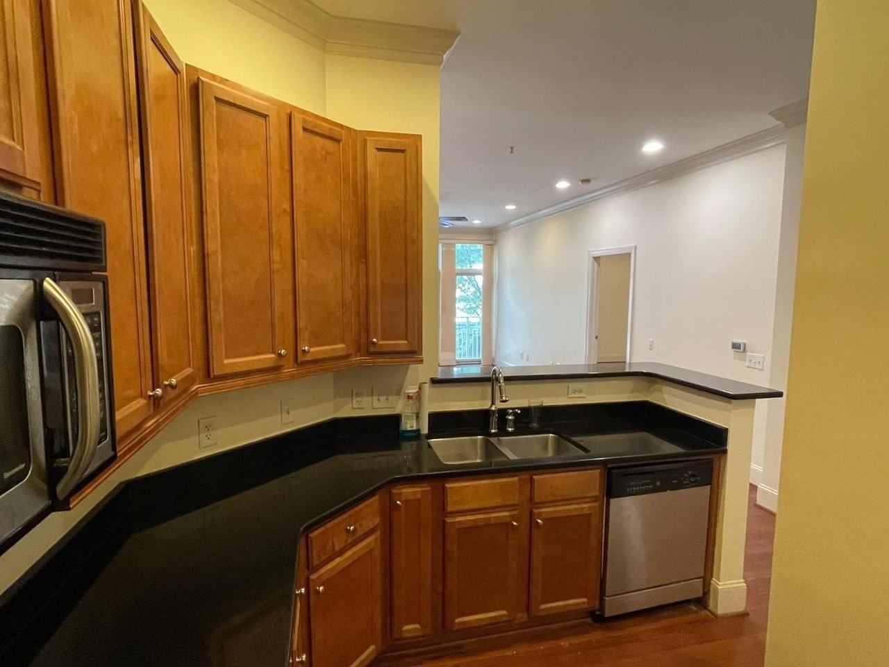 317 W Morgan St - Photo 5 of 11