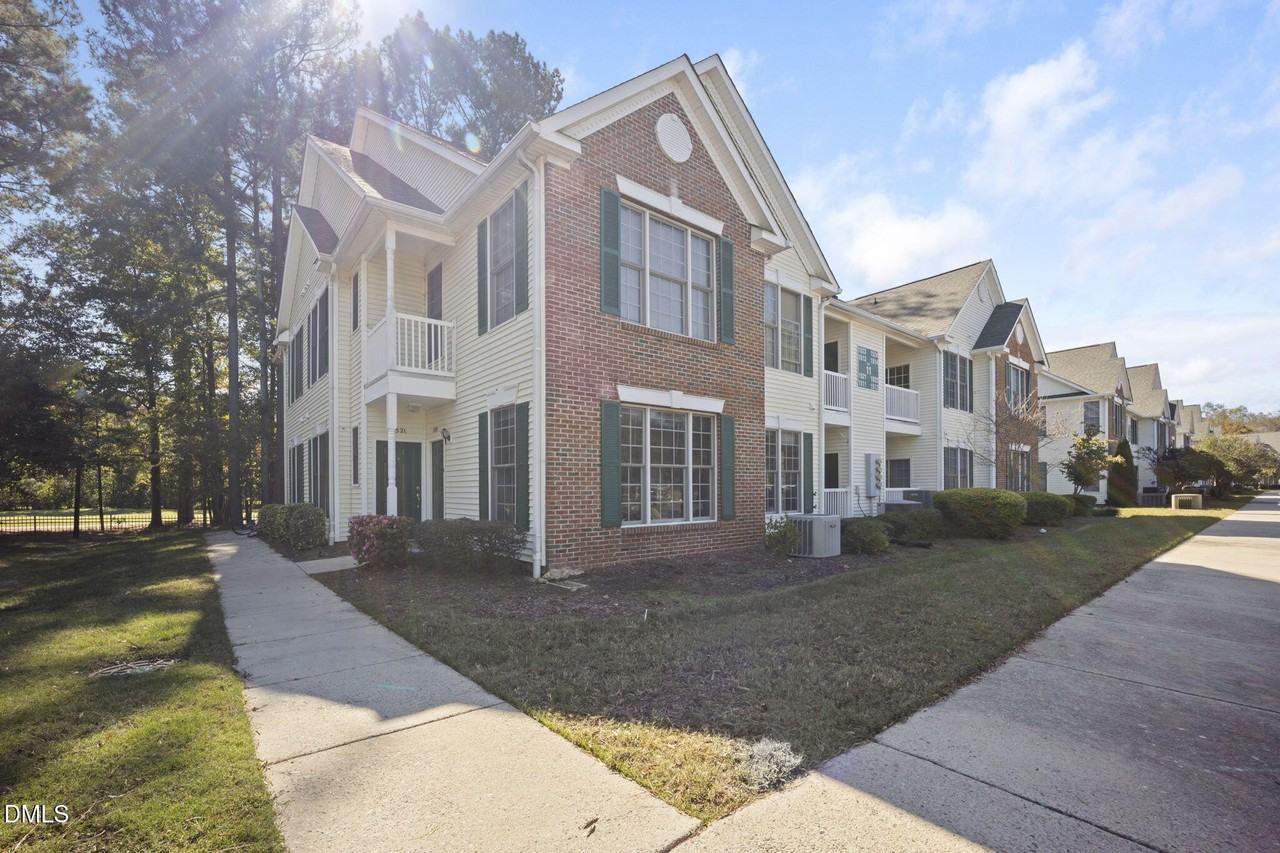 1511 Kudrow Ln - Photo 2 of 35