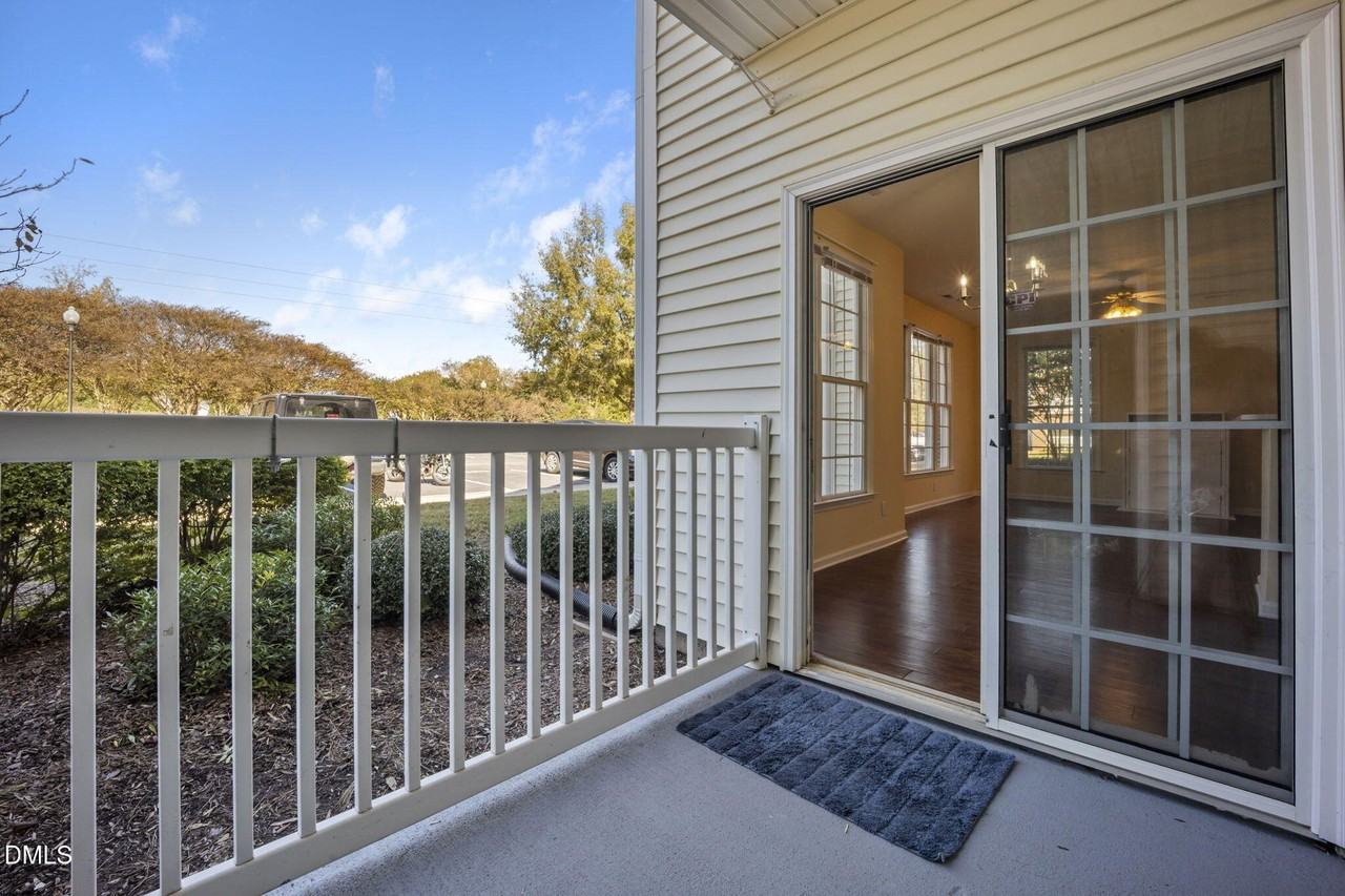 1511 Kudrow Ln - Photo 4 of 35