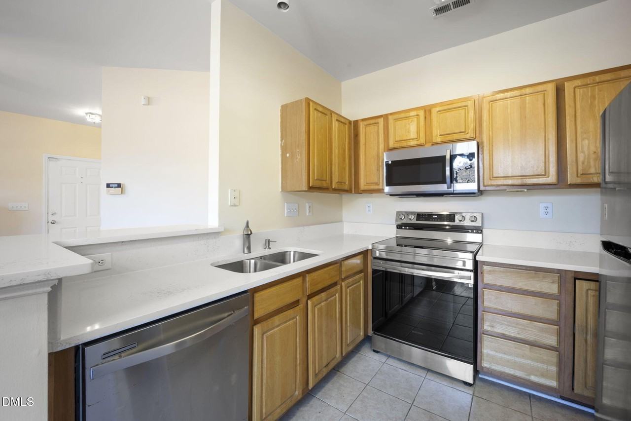1511 Kudrow Ln - Photo 7 of 35