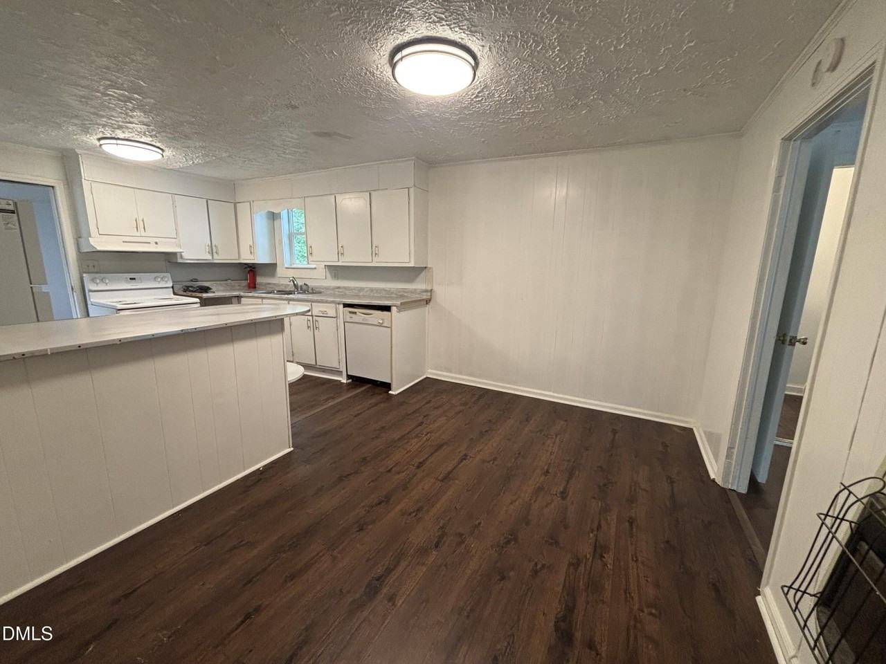 87 Robert Thompson Rd - Photo 6 of 50