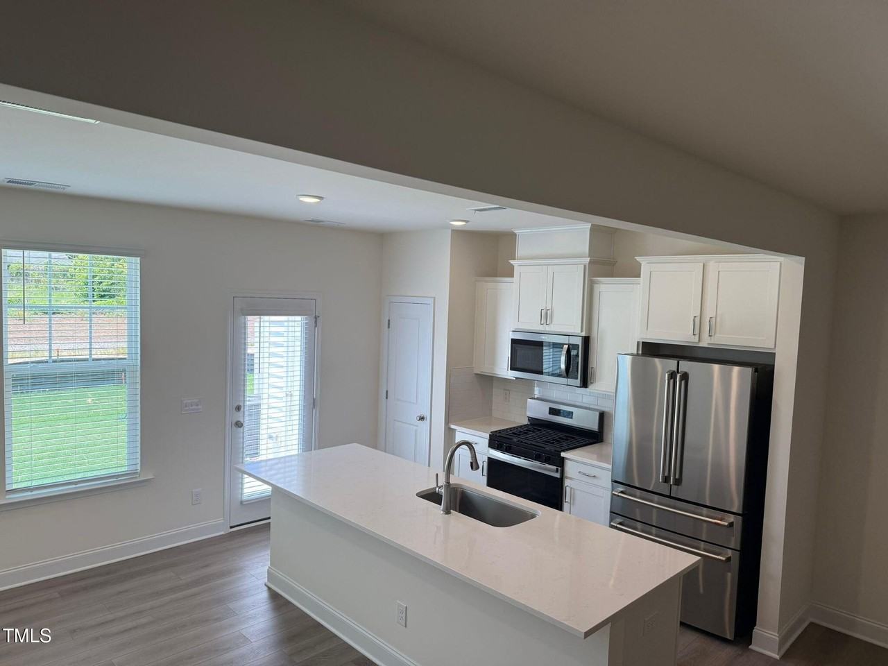 48 Hyacinth Ln - Photo 6 of 17