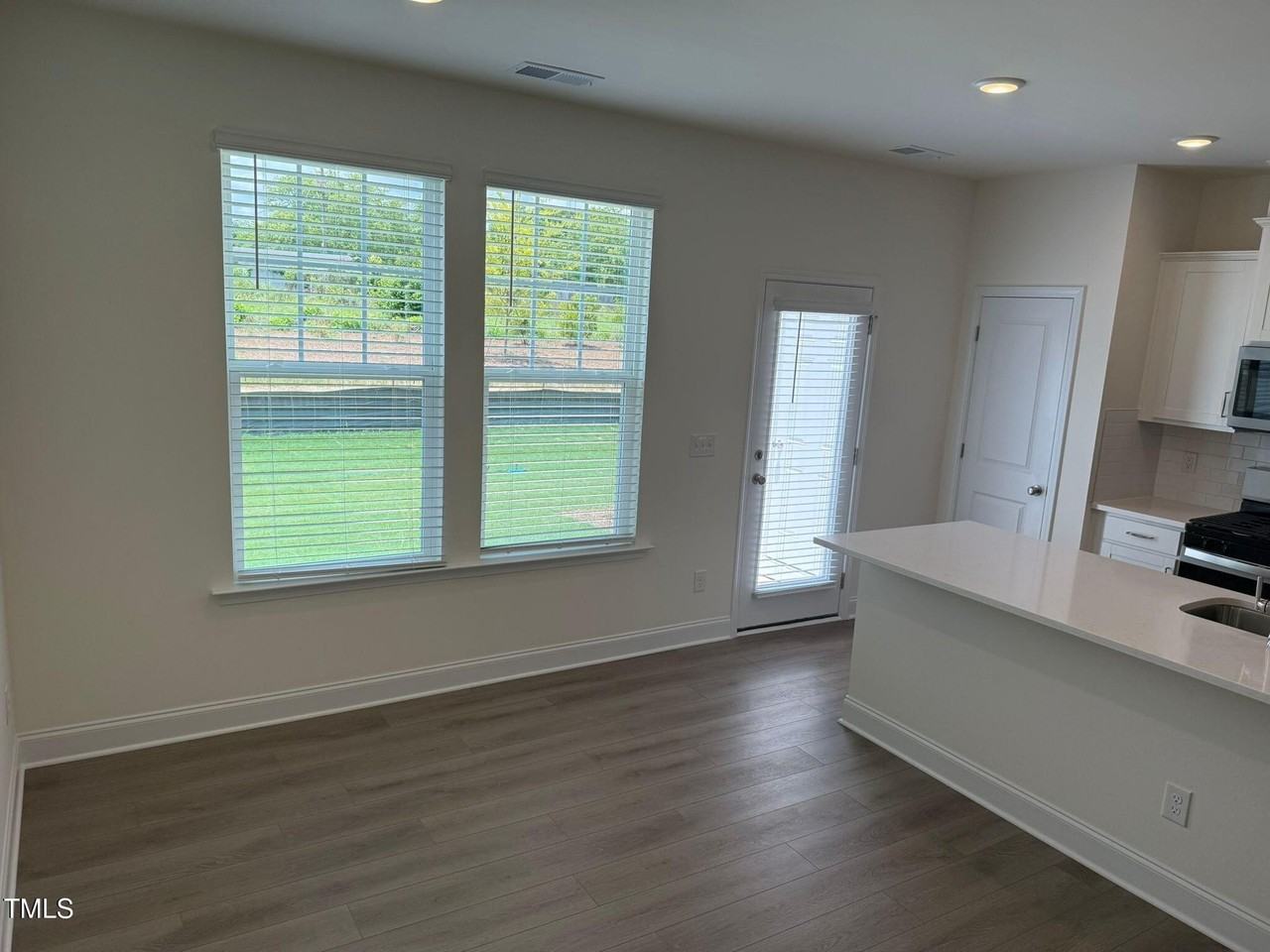 48 Hyacinth Ln - Photo 7 of 17