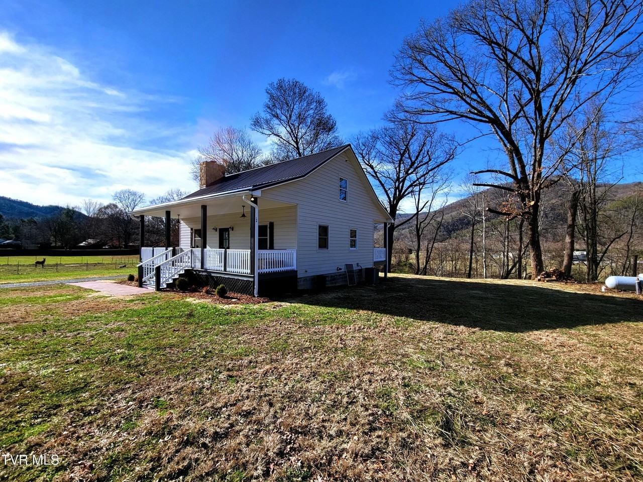 109 Carey Ln - Photo 4 of 22