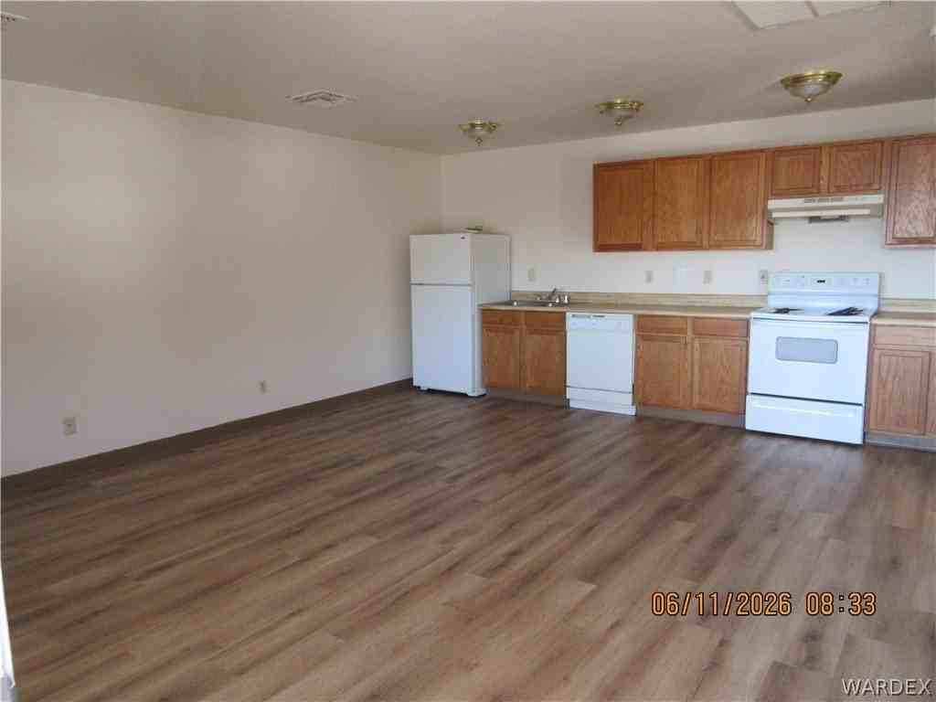 1403 E Andy Devine Ave - Photo 3 of 5