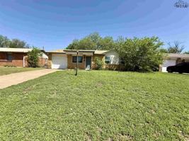 featured image of 4114 Mustang St