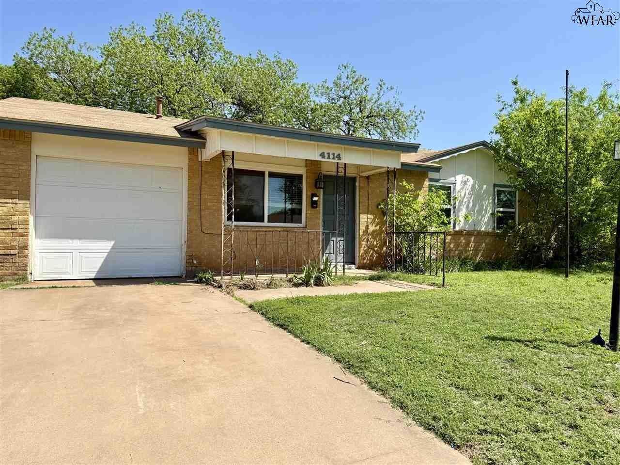 4114 Mustang St - Photo 3 of 18