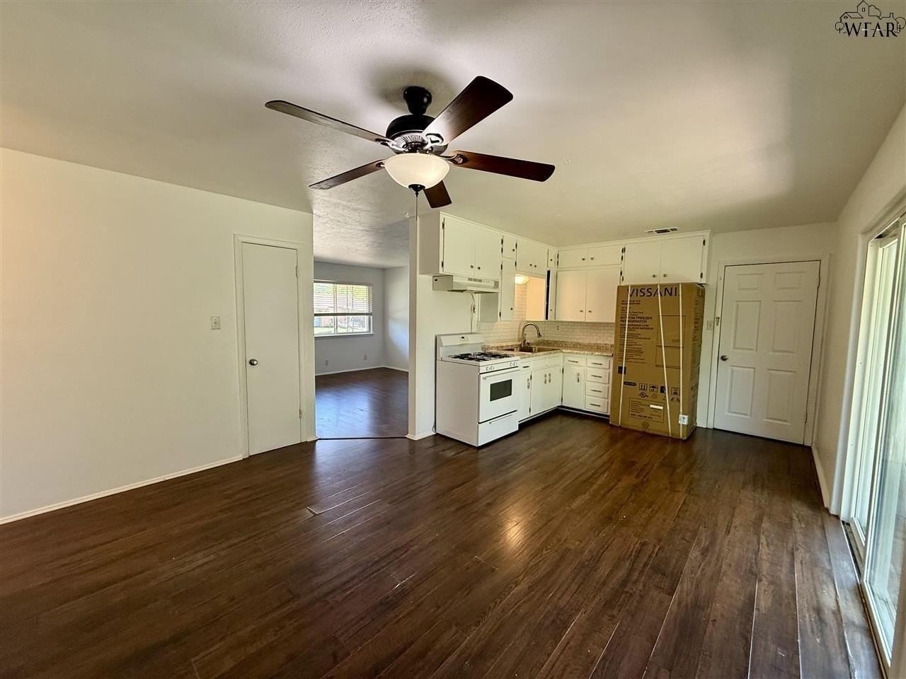 4114 Mustang St - Photo 7 of 18