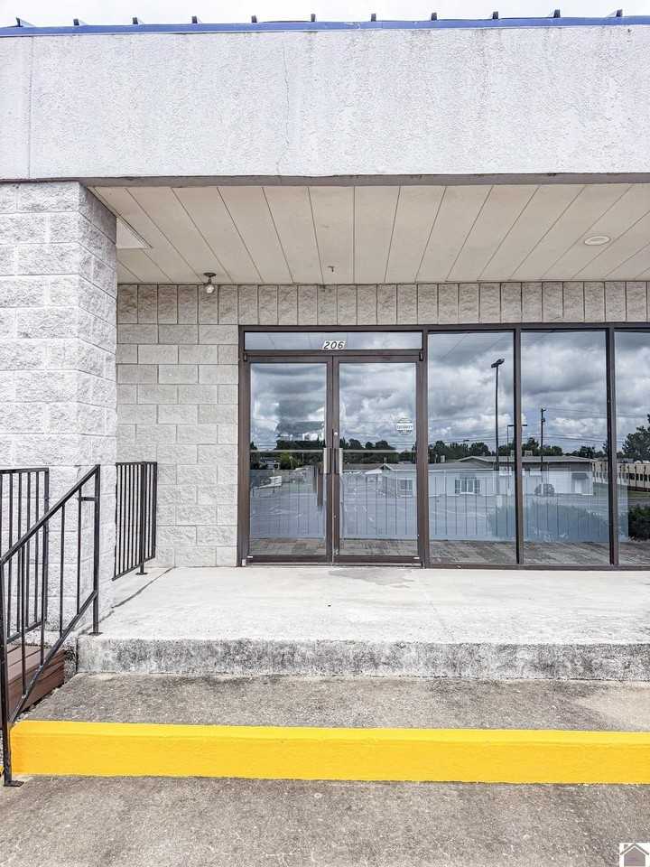 206 Outlet Ave - Photo 2 of 23