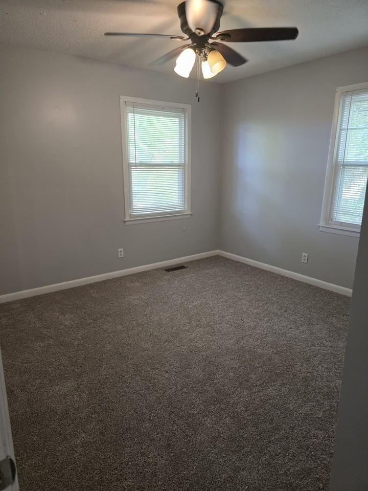 1601 Wells Ave Se #A - Photo 5 of 31