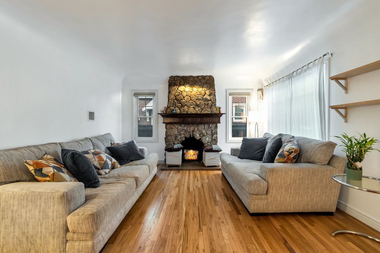 1270 27th St #1 - Photo 5 of 11
