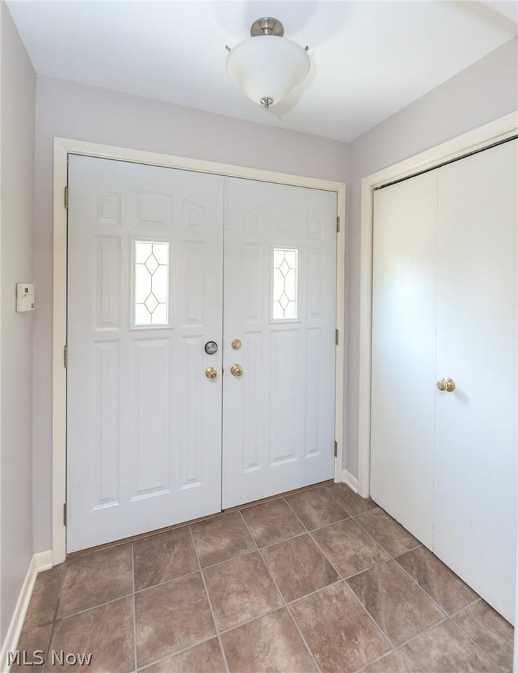 23721 Greenlawn Ave - Photo 2 of 41