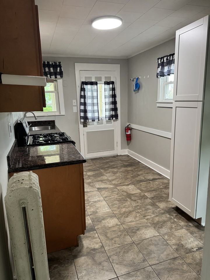 133 N Main St #2 - Photo 4 of 11