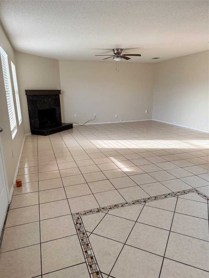 2531 Barksdale Dr - Photo 5 of 17