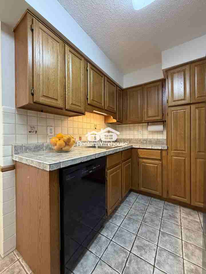 198 6th St E Unit 501 - Photo 4 of 32