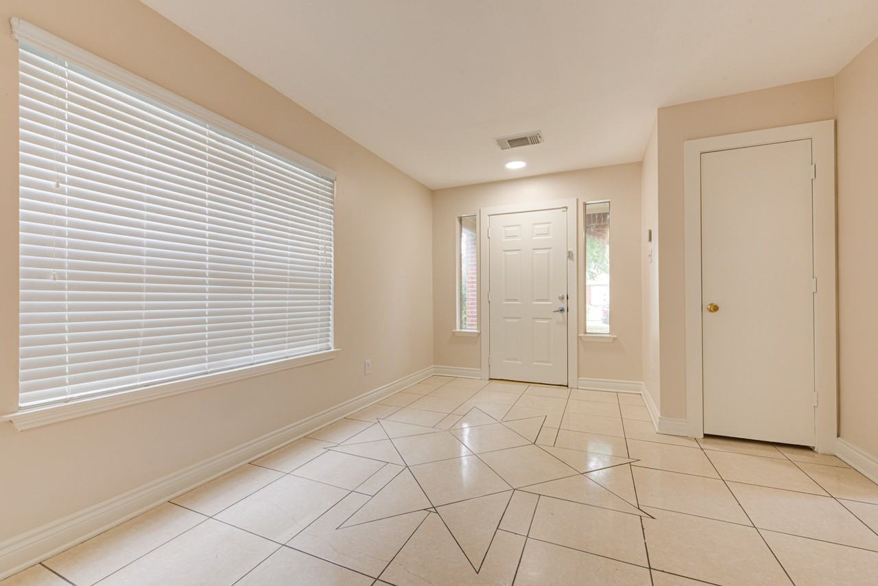 7322 Parkland Manor Dr #1 - Photo 4 of 24