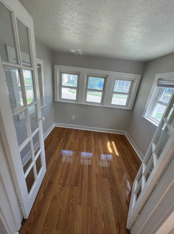 1233 E 29th St #1235 - Photo 4 of 7