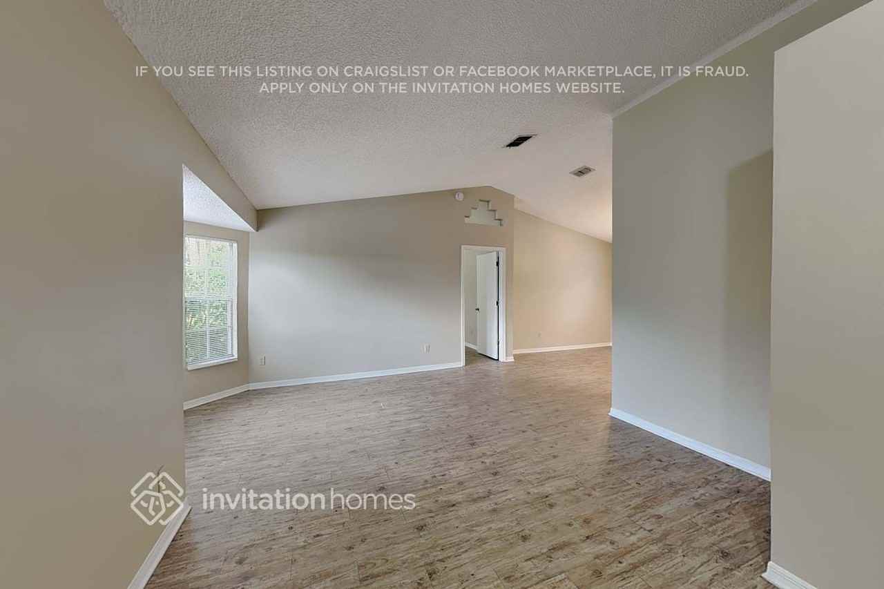 2624 Lake Jackson Cir - Photo 5 of 19
