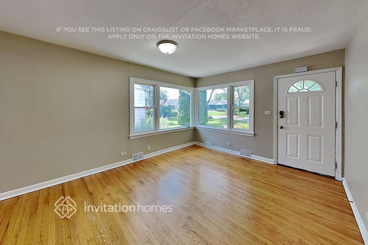 321 S Yale Ave - Photo 4 of 20