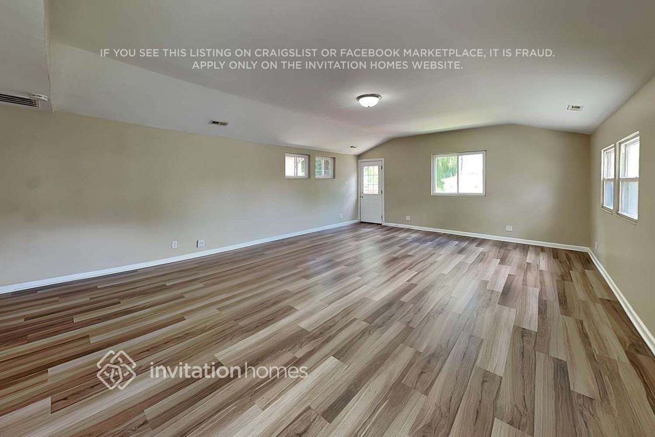 321 S Yale Ave - Photo 6 of 20