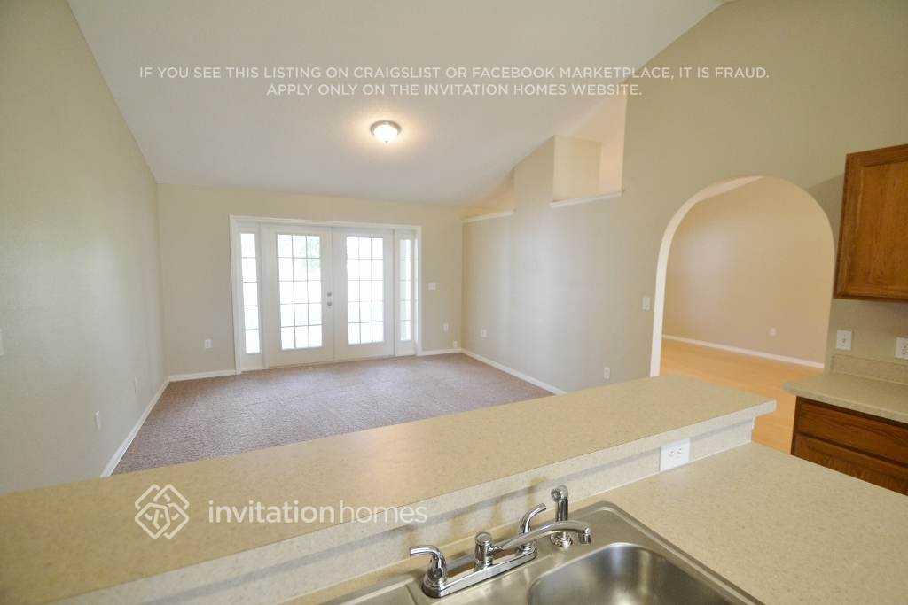 3875 Blackberry Cir - Photo 4 of 8