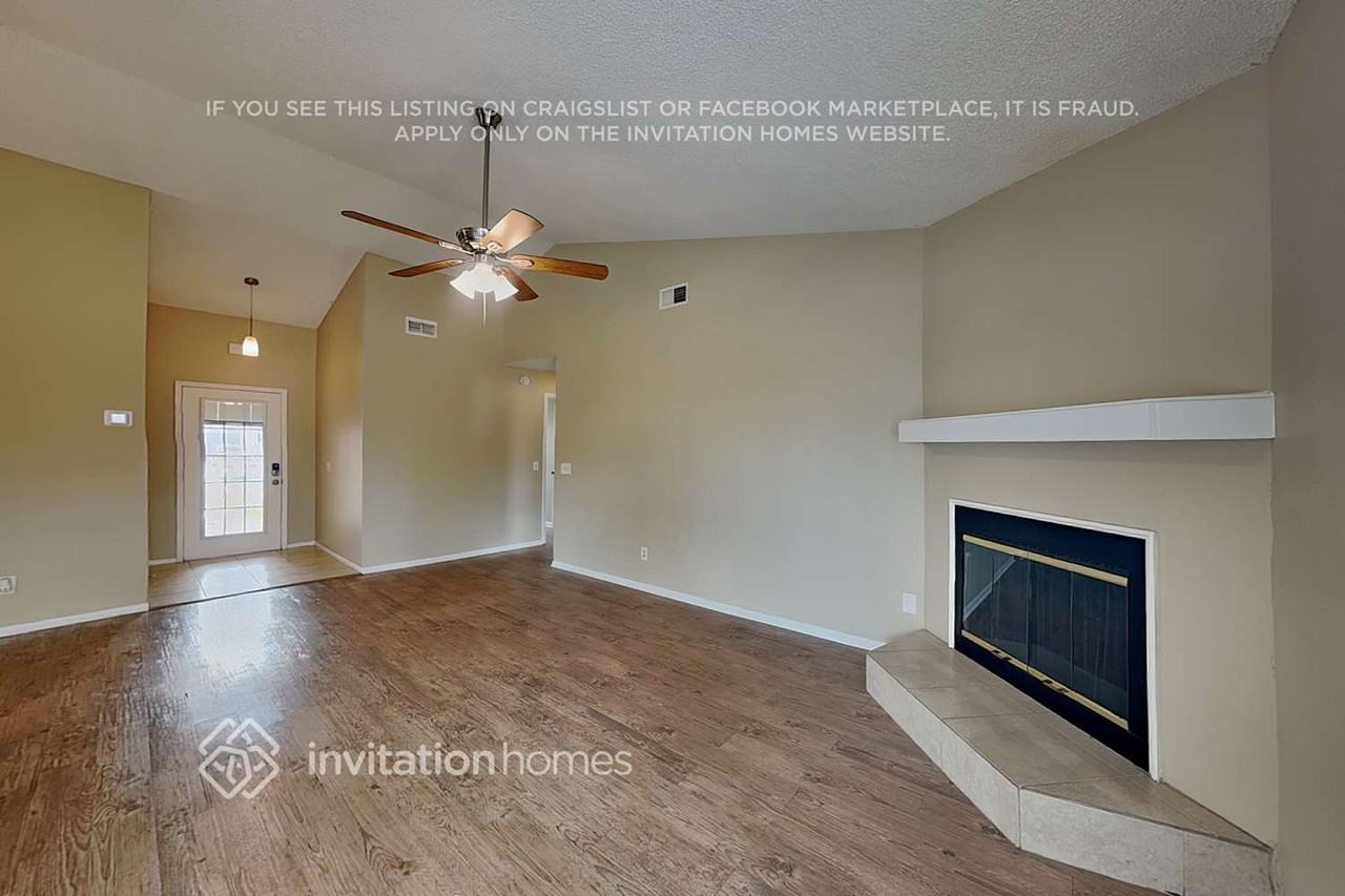 207 Springview Dr - Photo 3 of 17