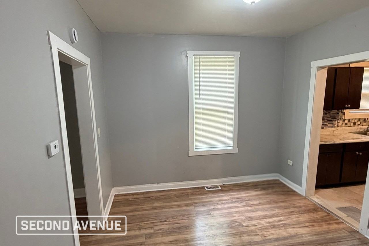 9136 S Blackstone Ave - Photo 6 of 14