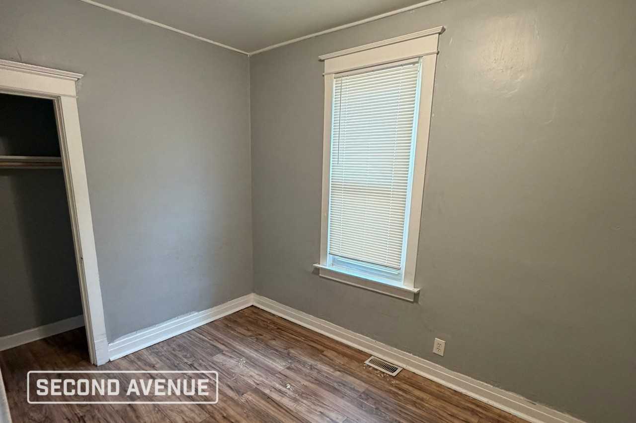 9136 S Blackstone Ave - Photo 7 of 14