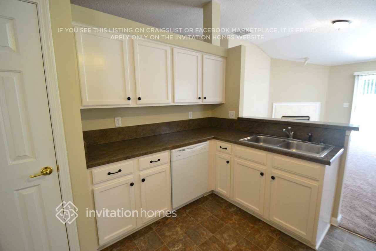 8040 Tuxford Ln - Photo 6 of 21