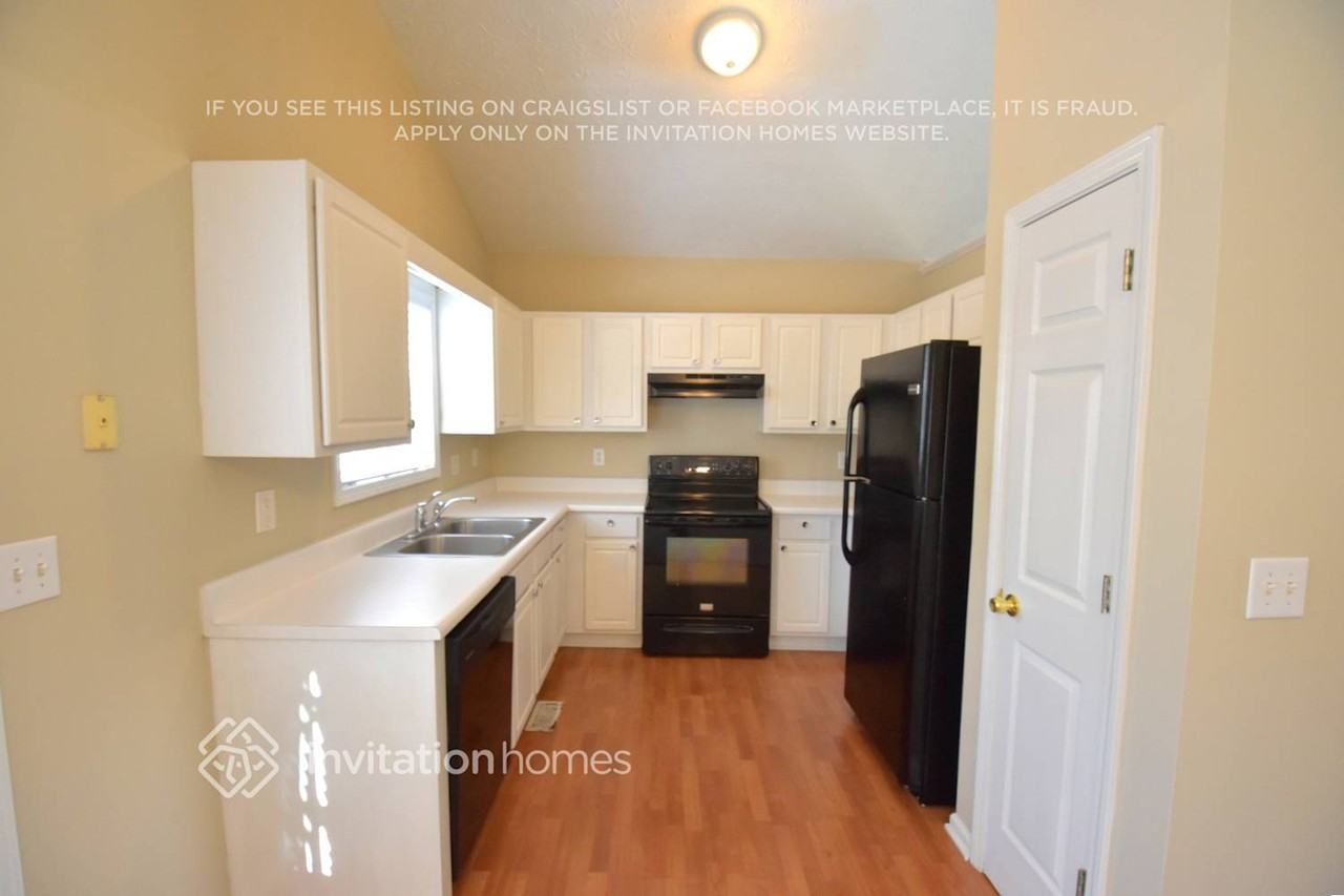 1071 Fishback Way - Photo 4 of 10