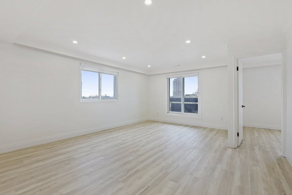 1 Hamilton Avenue North #506 - Photo 7 of 12