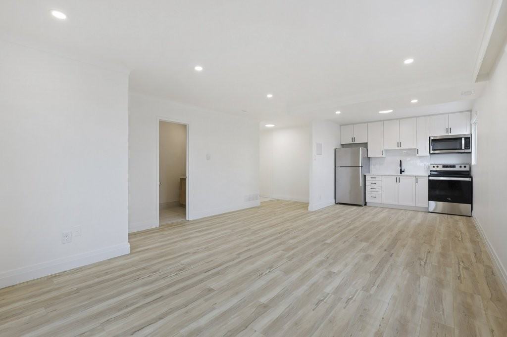 1 Hamilton Avenue North #506 - Photo 5 of 12