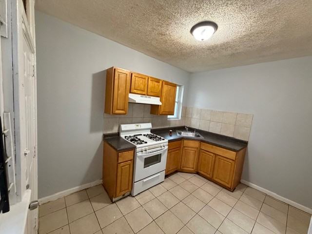 5928 N Lawrence St #1 - Photo 6 of 13