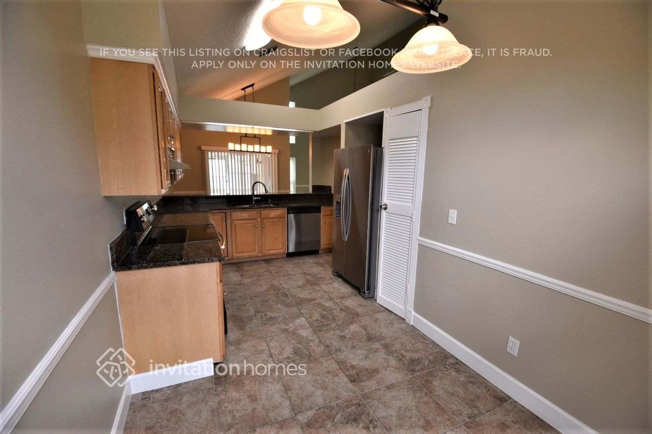 10909 Fenway Glen Ct - Photo 2 of 14