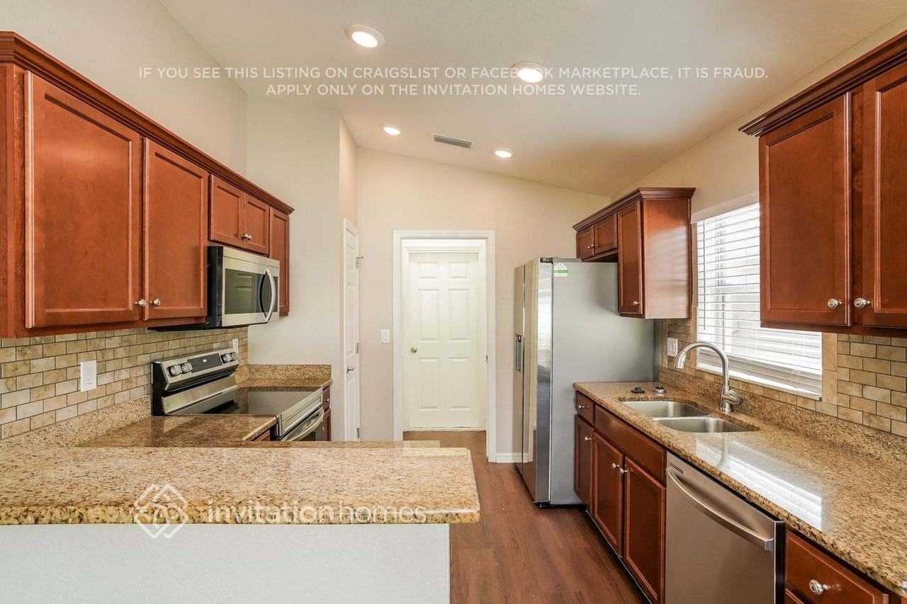 3084 Grand Preserve Blvd - Photo 5 of 15