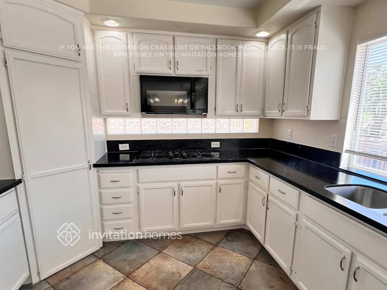 280 Plaza Carmelina Ct - Photo 5 of 24