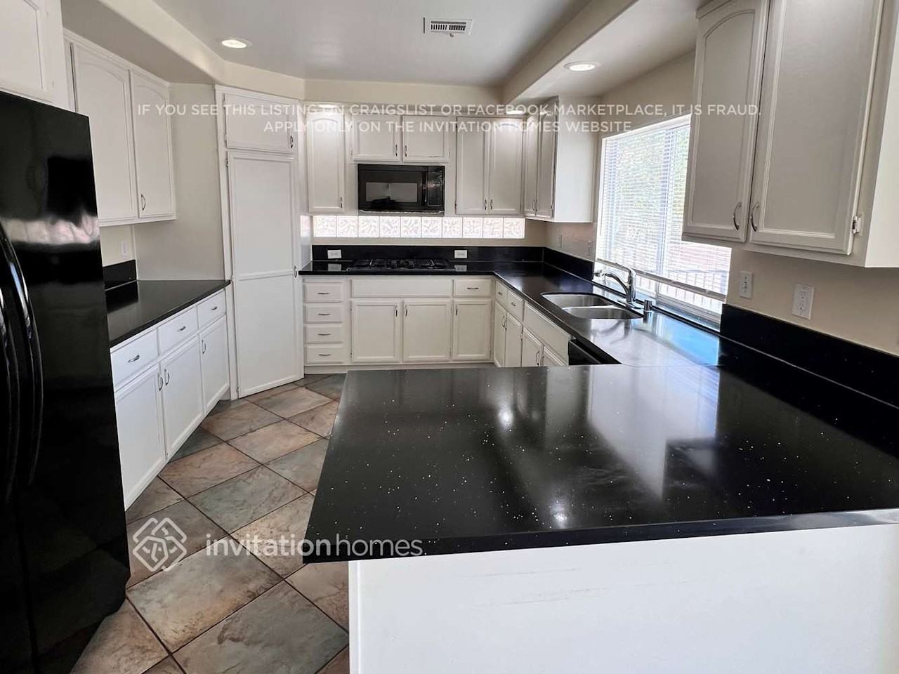 280 Plaza Carmelina Ct - Photo 6 of 24