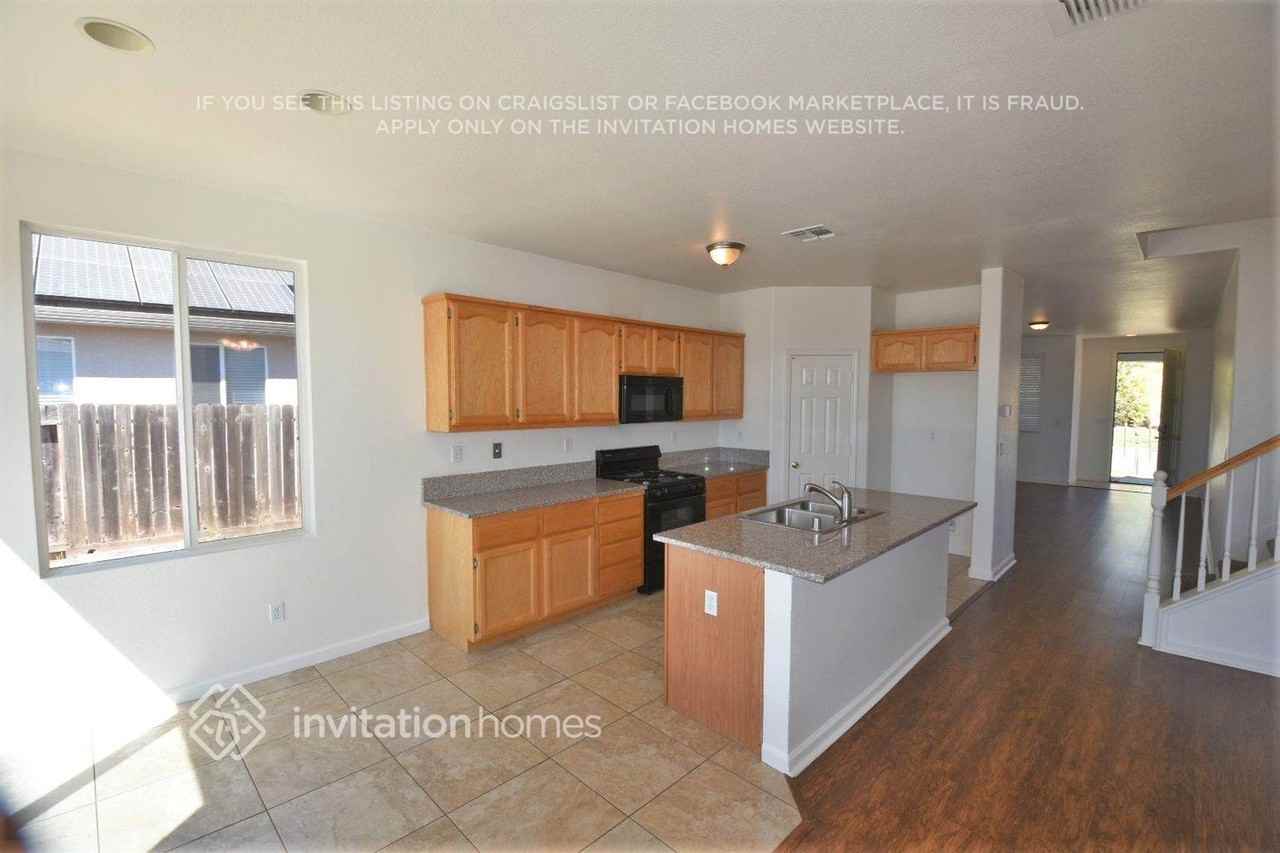 5542 Ravine Ct - Photo 4 of 14