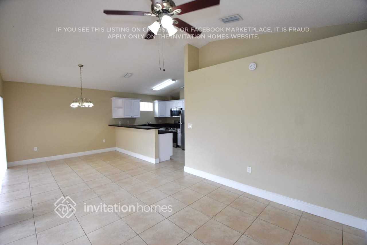 7651 Nw 168th Ter - Photo 4 of 18