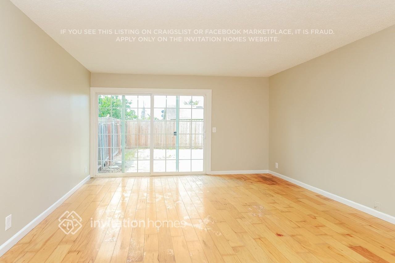 125 Kennison Ct - Photo 3 of 18
