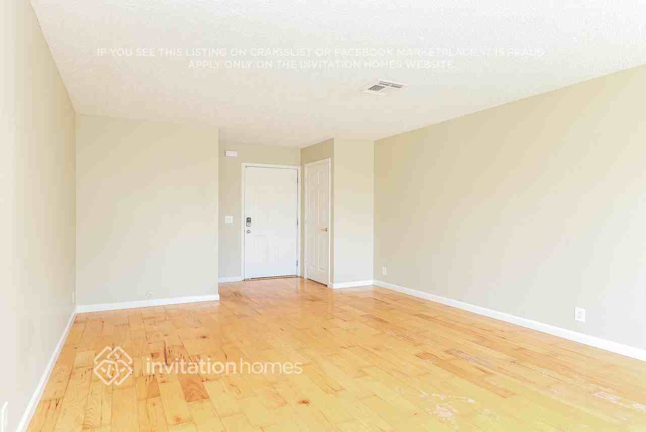 125 Kennison Ct - Photo 4 of 18