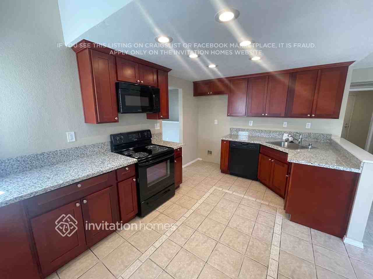 102 Vanessa St - Photo 4 of 9